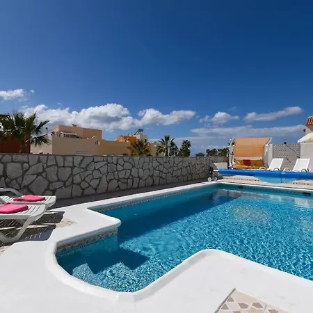 Camila. Private Heated Pool. Games Area * Callao Salvaje